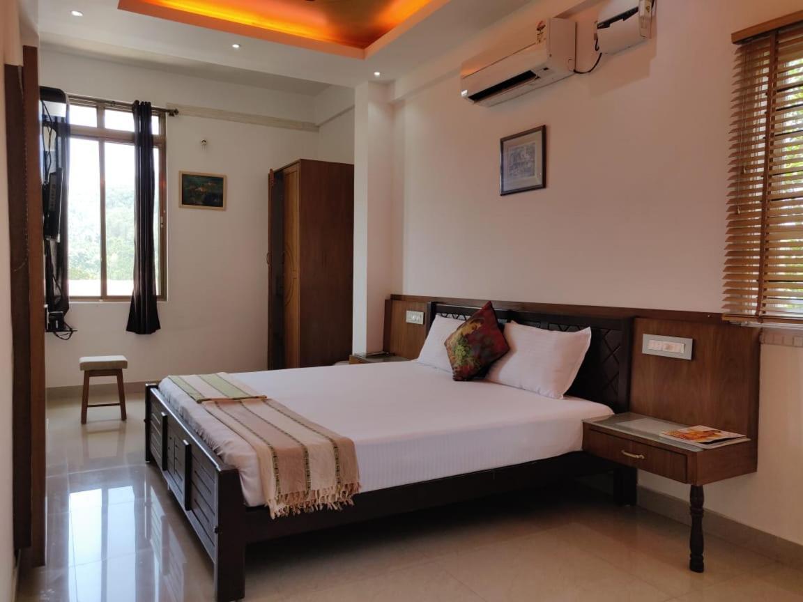 Hotel Mudra Midtown Suites & Rooms Kalasa Zewnętrze zdjęcie