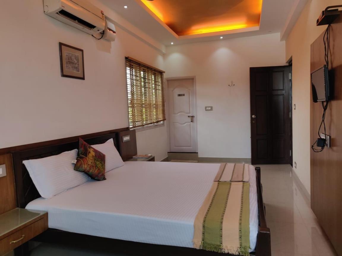 Hotel Mudra Midtown Suites & Rooms Kalasa Zewnętrze zdjęcie