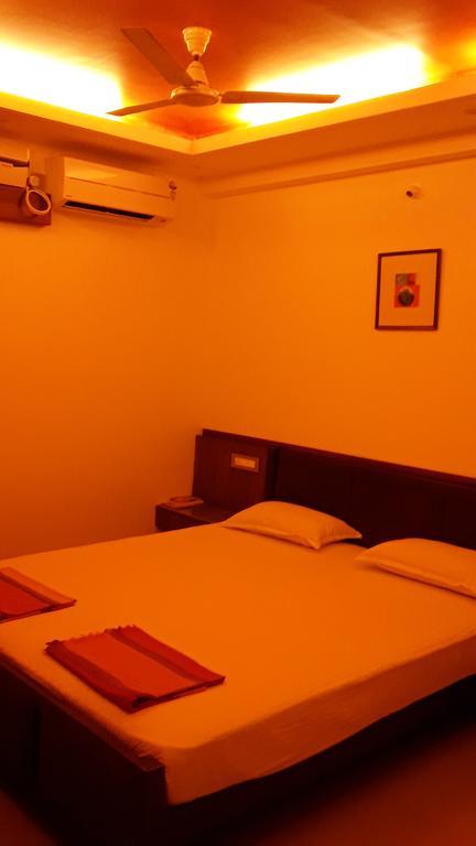 Hotel Mudra Midtown Suites & Rooms Kalasa Zewnętrze zdjęcie
