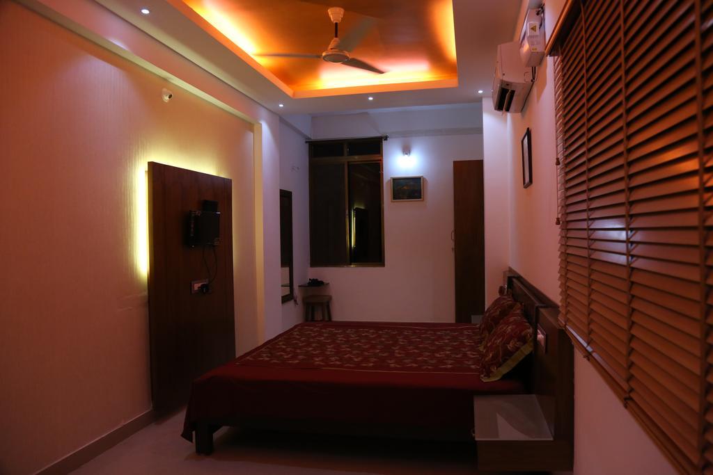 Hotel Mudra Midtown Suites & Rooms Kalasa Zewnętrze zdjęcie